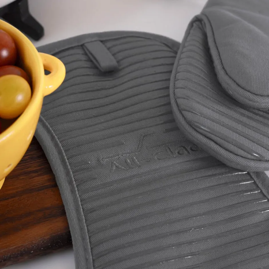 All-Clad 2-Pack Pewter Grey Potholder Set / Elegant and Effective Heat Protection