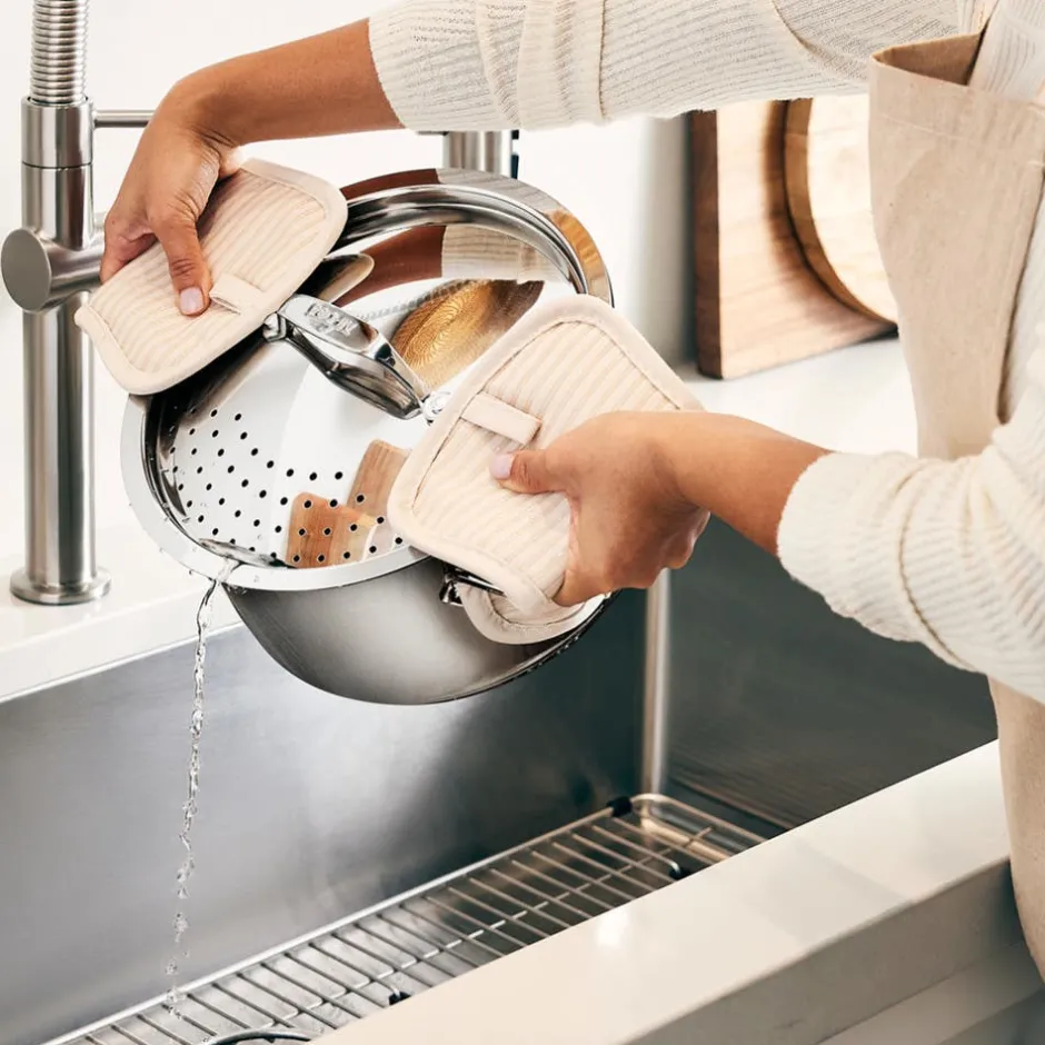 All-Clad 6-Quart Multipot with Straining Lid / Effortless Cooking by